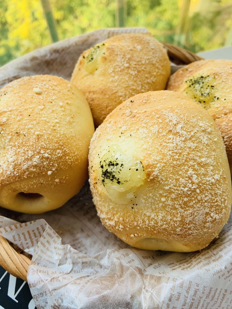 可爱哒小胖砸‼️葱香芝士火腿面包🥯