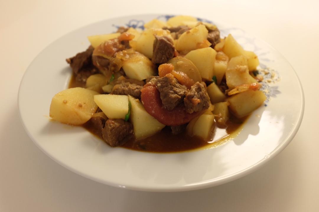 红烧牛肉土豆 （独家秘制）