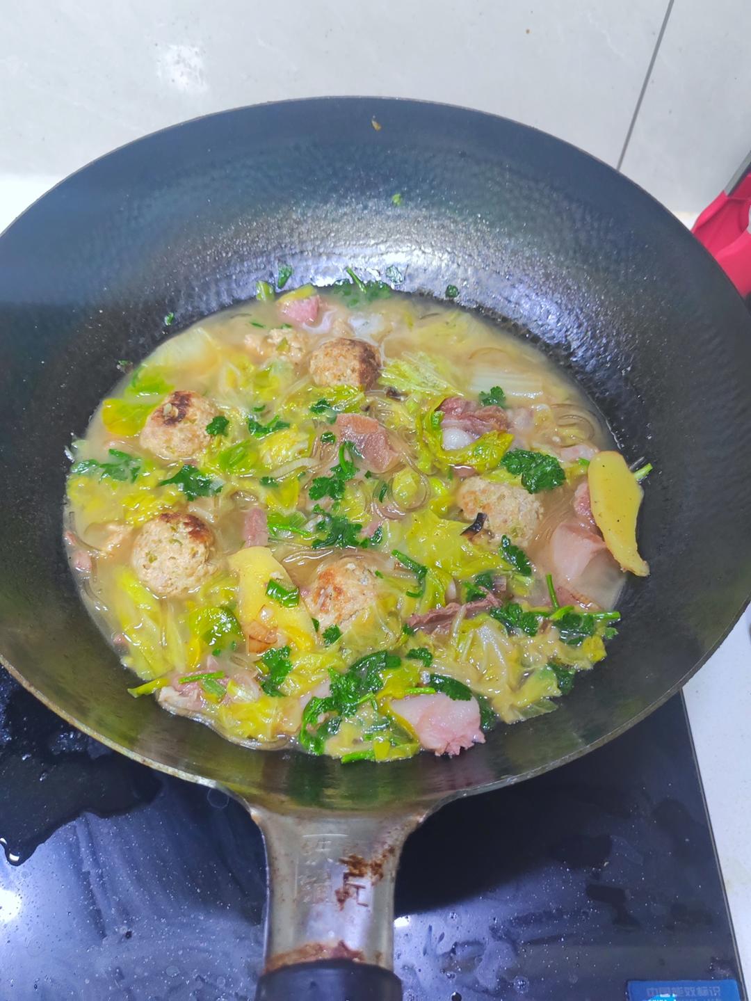 白菜粉条炖猪头肉