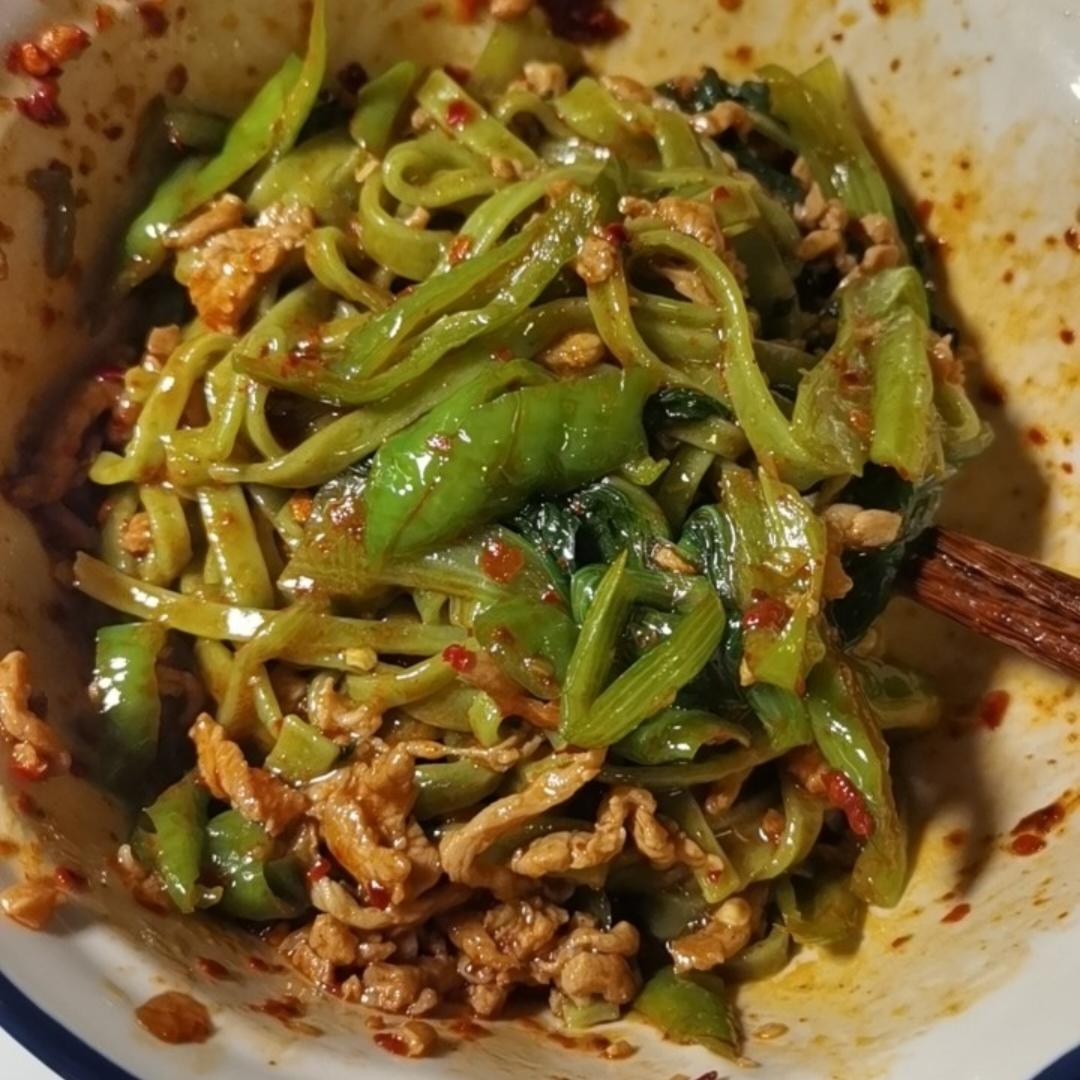 油泼菠菜面