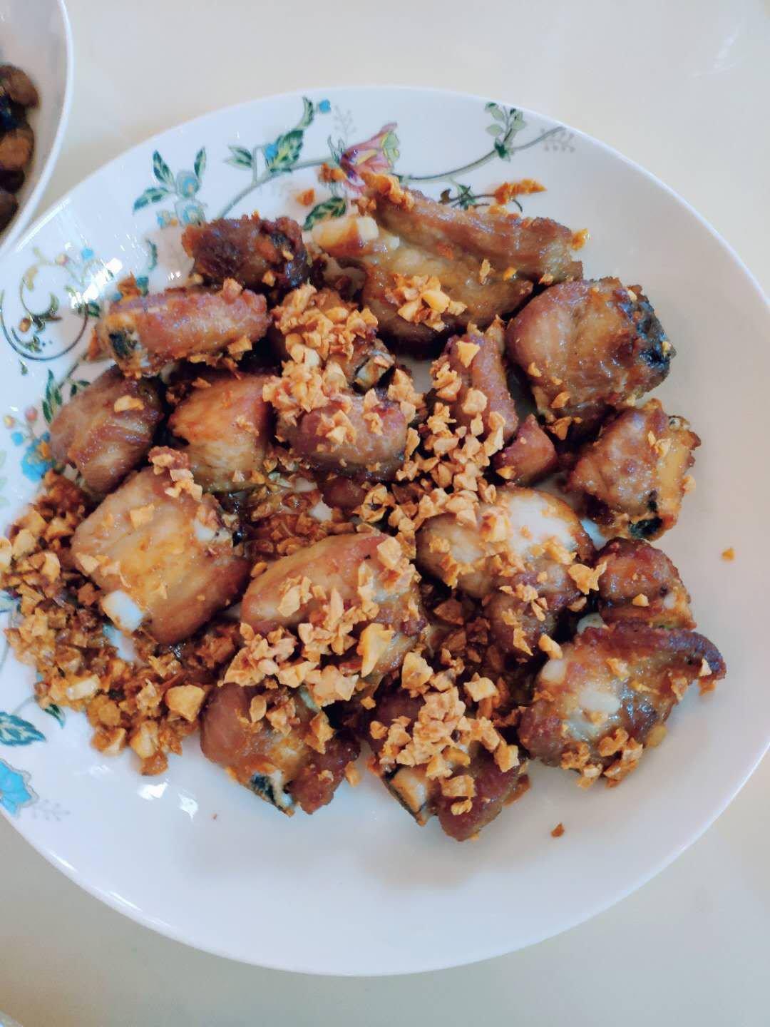 金牌蒜香排骨