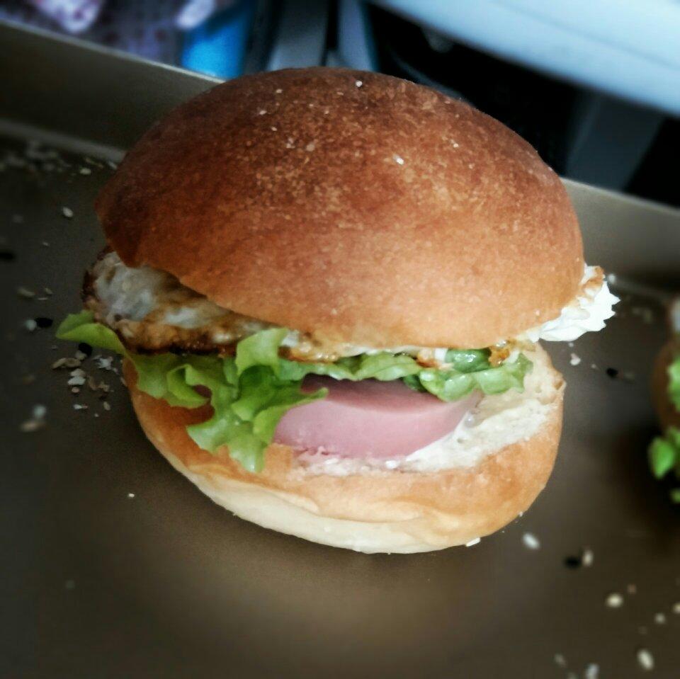自制营养肉饼汉堡包