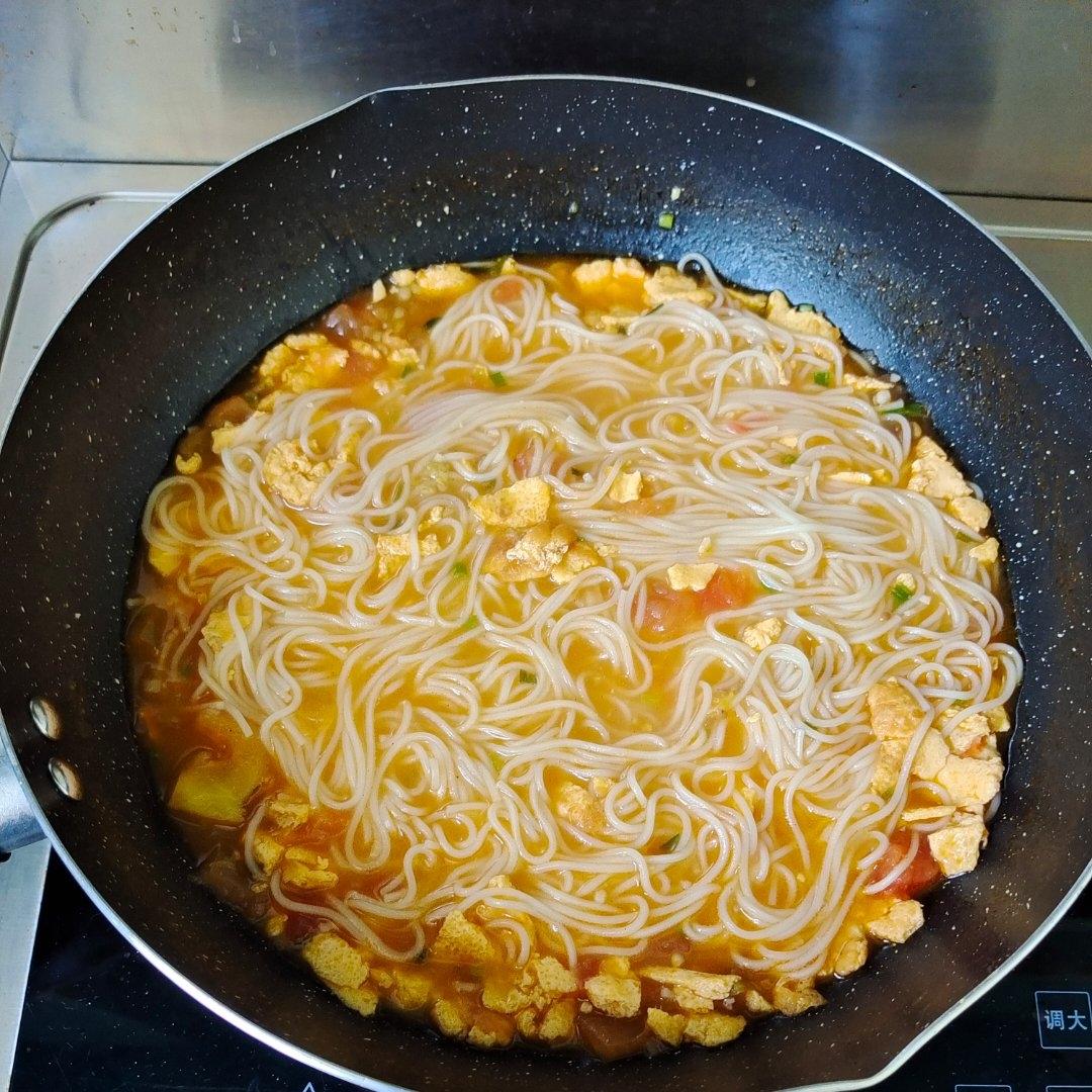 恨不得抱着锅舔的番茄鸡蛋面