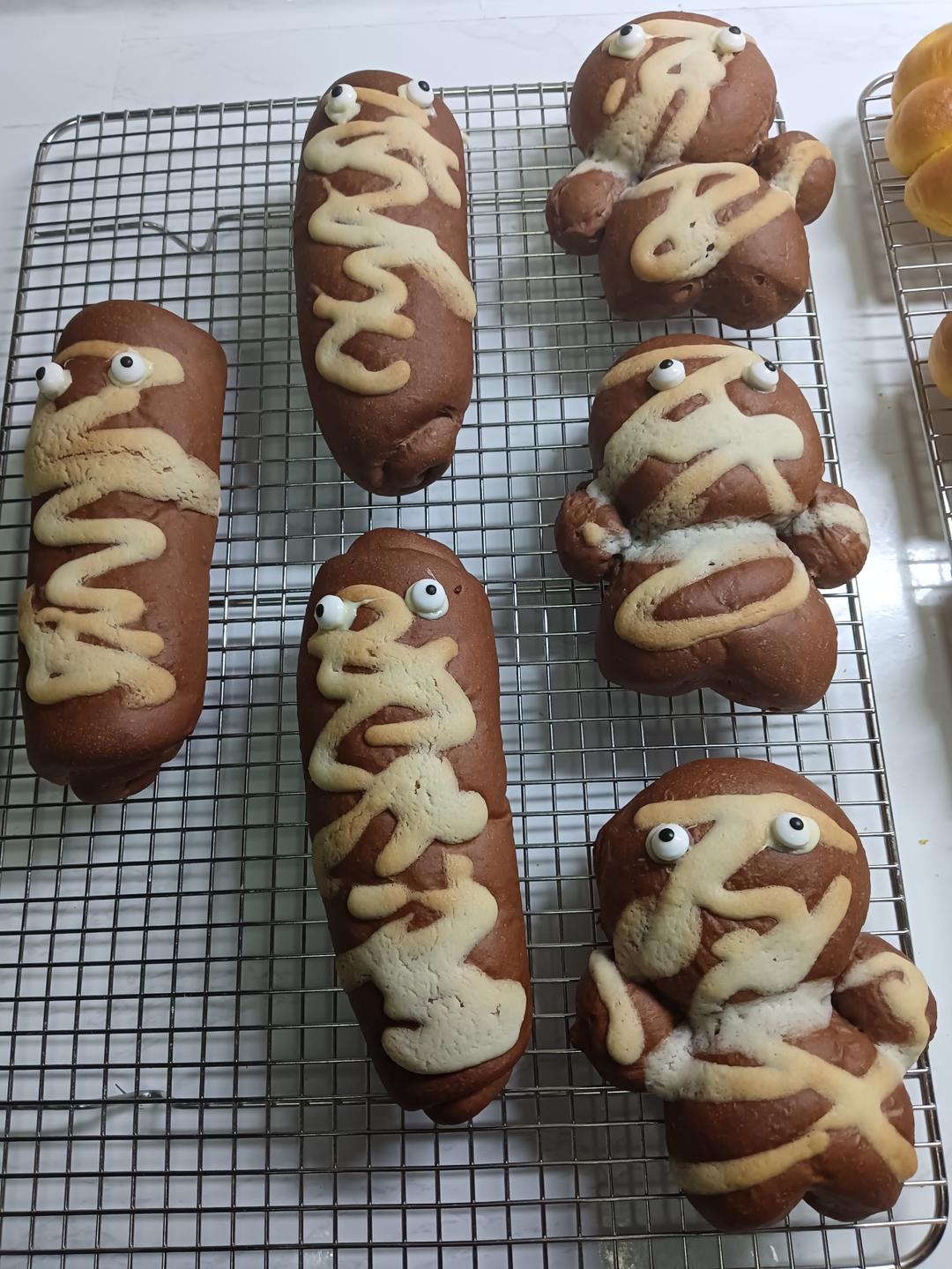 万圣节特辑：万圣节巧克力木乃伊面包~