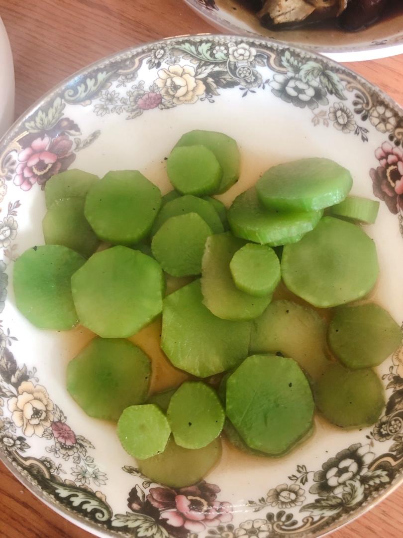 莴笋炒木耳