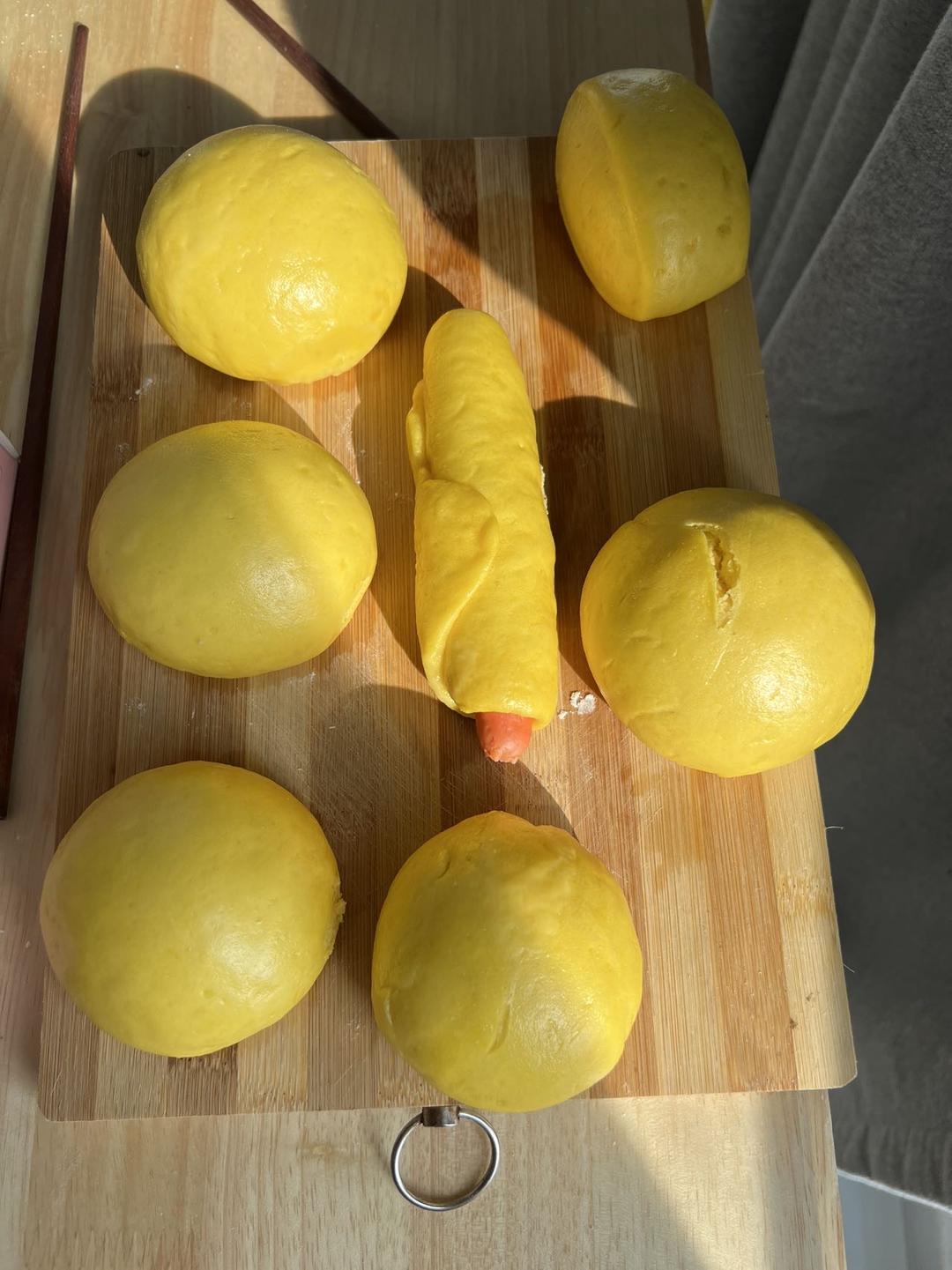 新手也可以--详解如何做出人见人爱、金黄的南瓜馒头