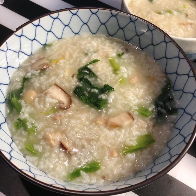 生滚香菇鸡肉粥