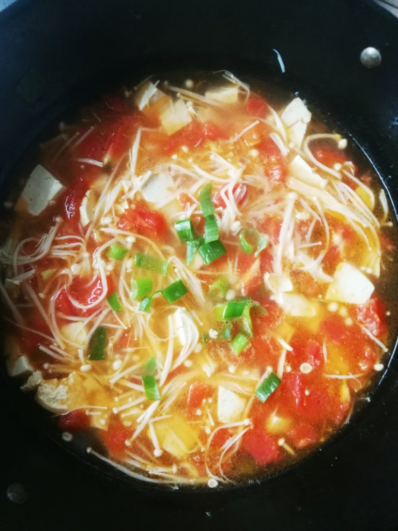 金针菇番茄豆腐汤