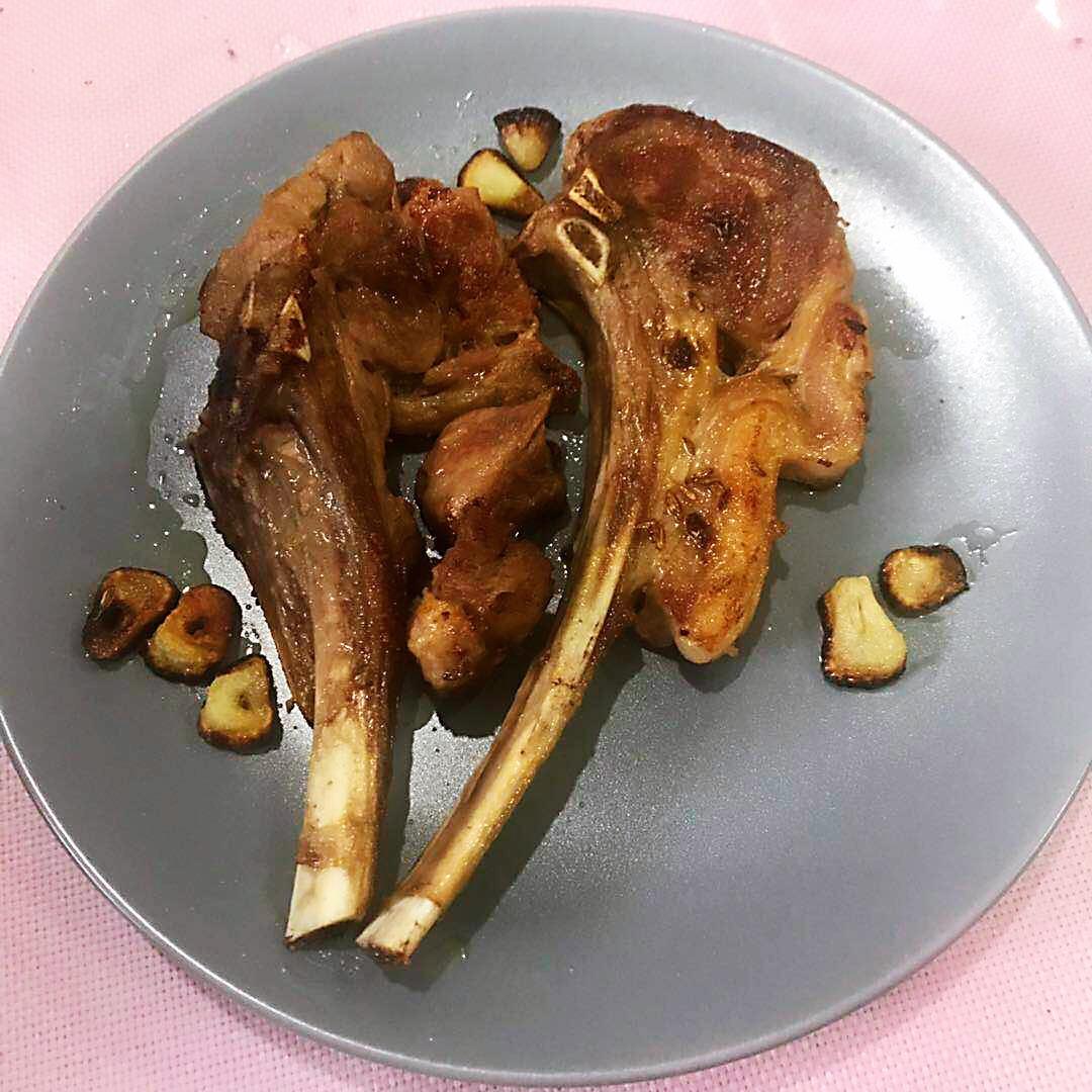 蒜香煎羊排