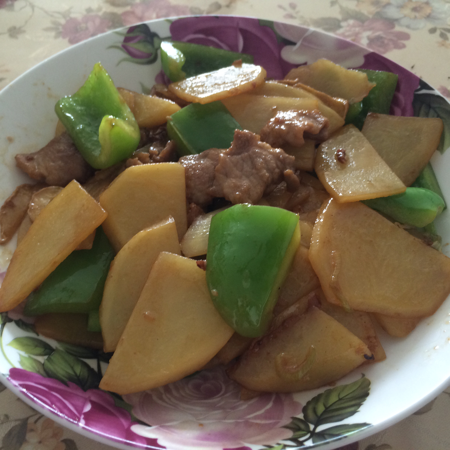 青椒土豆片炒肉