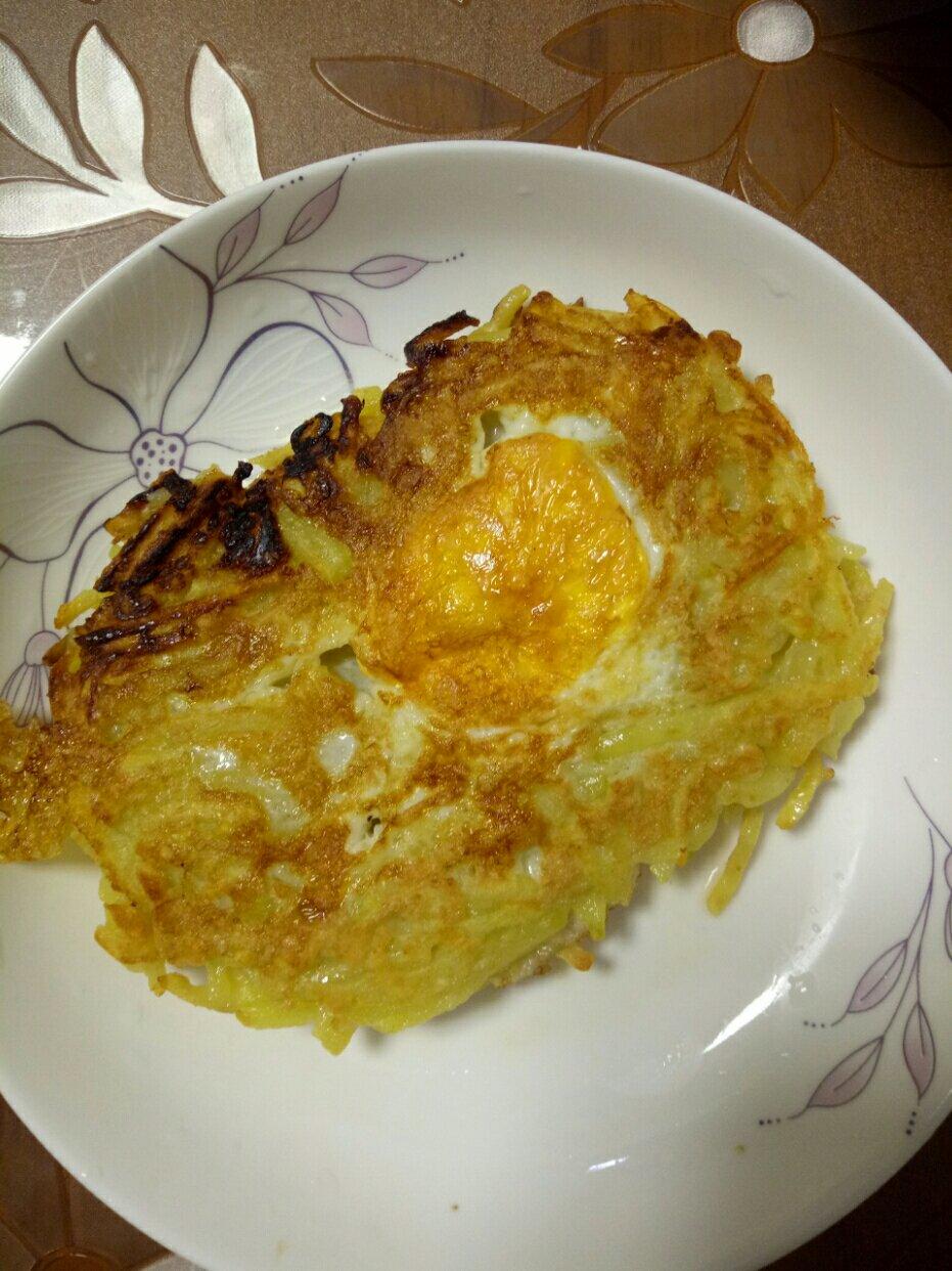 土豆胡萝卜丝煎鸡蛋（鸟巢煎蛋）