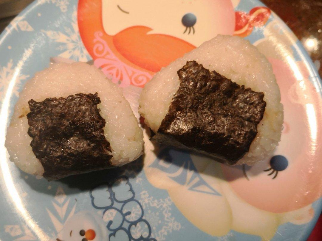 金枪鱼辣白菜饭团