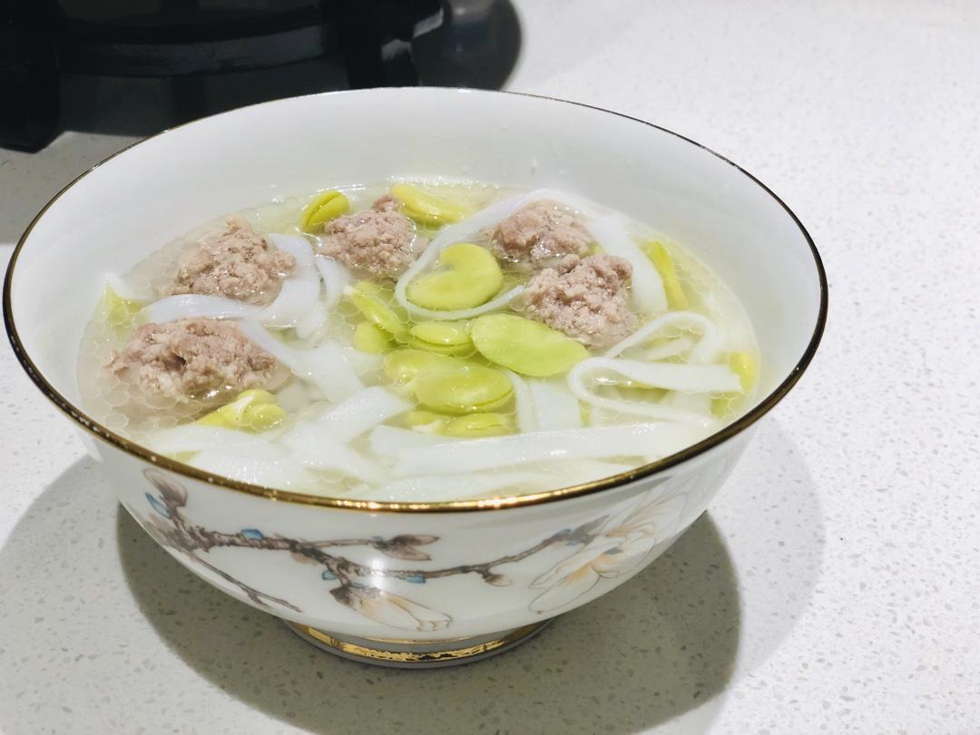 蚕豆米肉丸汤