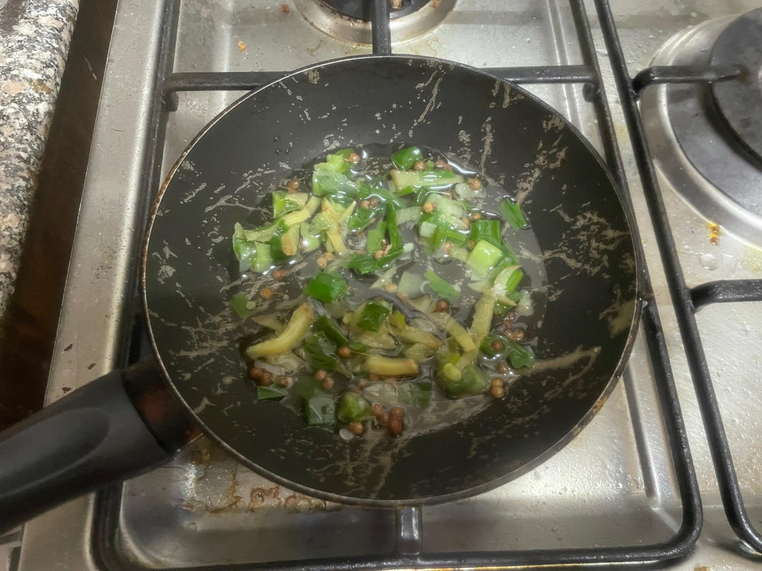 鲜嫩爆汁的牛肉芹菜饺子🥟的做法 步骤3