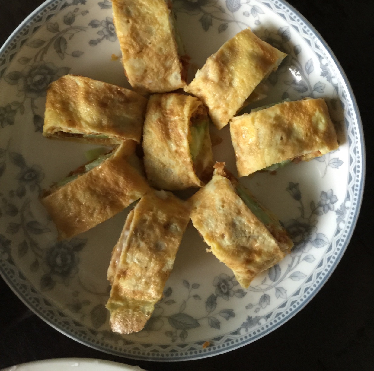 香肠肉松鸡蛋卷