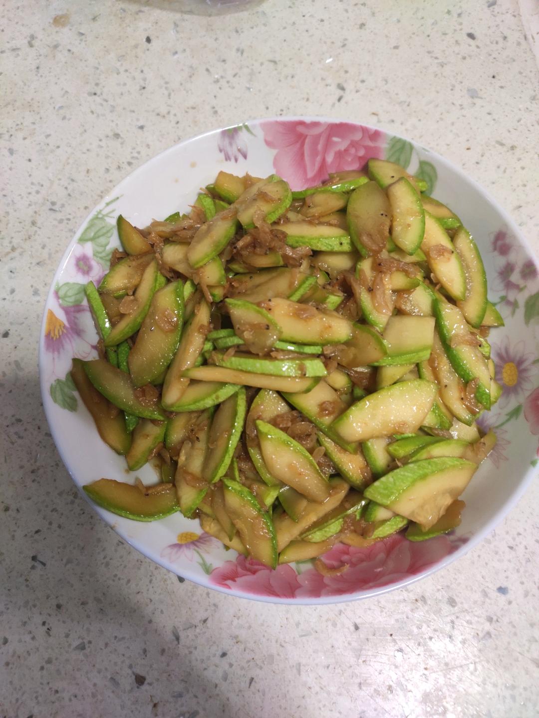 虾皮炝西葫 补钙神器