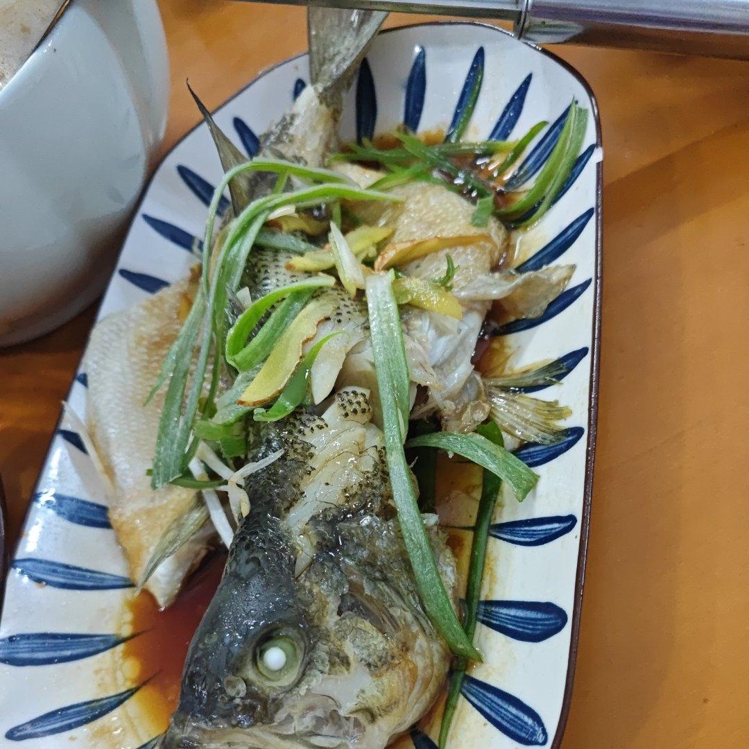 10分钟做 清蒸鲈鱼 （附切鱼图解）