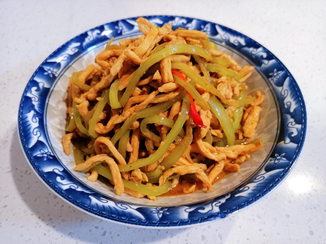 巨好吃的青椒炒鸡胸肉丝，超下饭