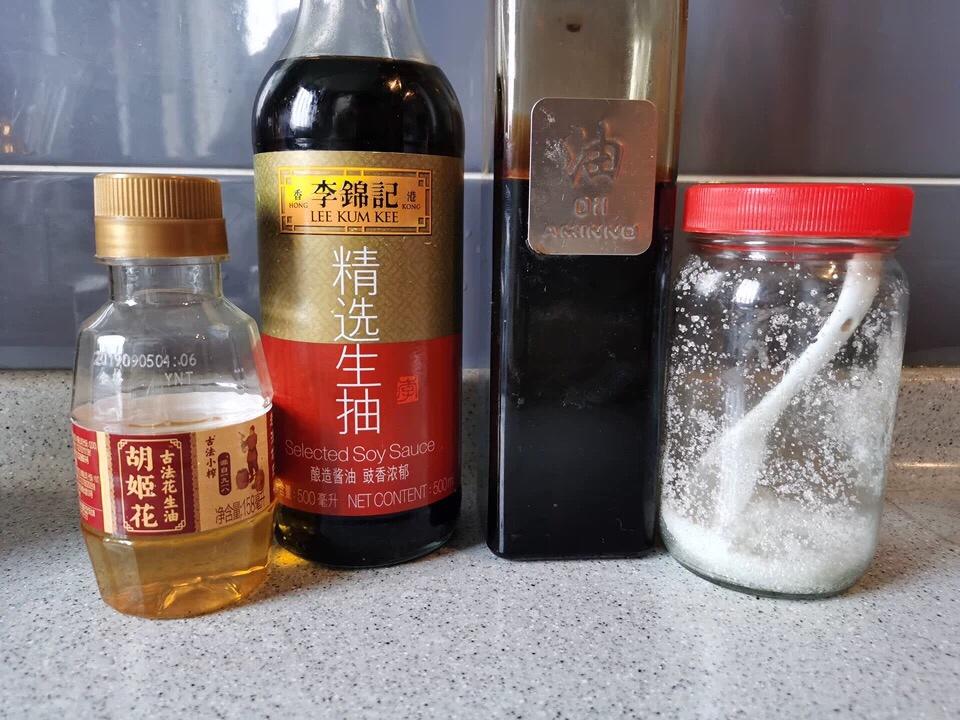 台湾卤肉饭·超简易版本！少油适合所有宝宝的做法 步骤1