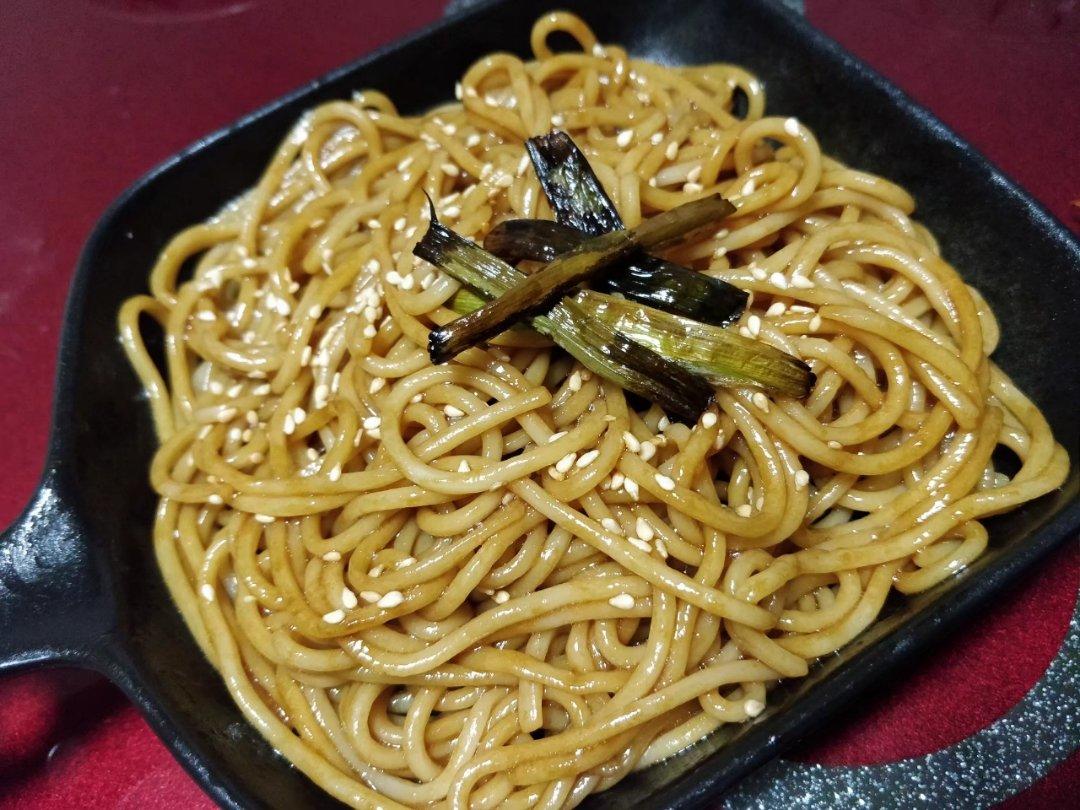 10分钟搞定的一碗葱油拌面
