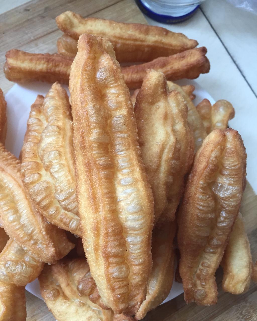 （视频菜谱）自制蓬松 炸油条