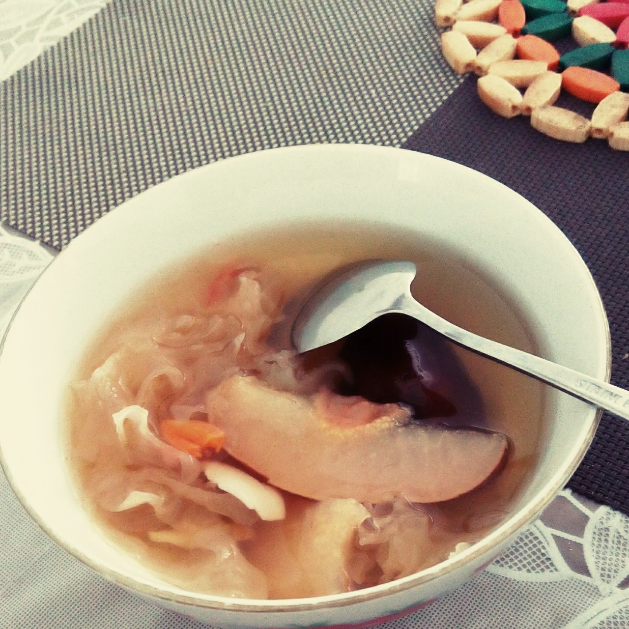 冰糖雪梨银耳汤