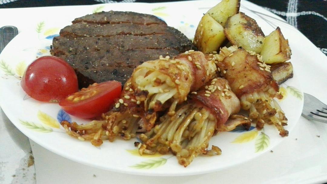 香煎培根金针菇卷