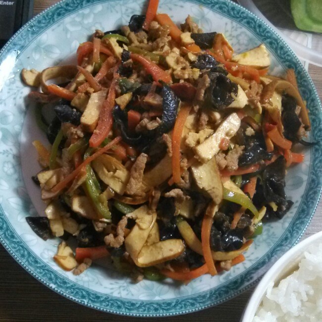 芹菜香干炒肉丝