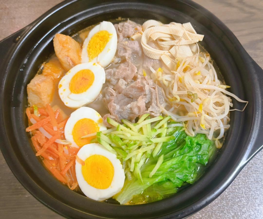 小锅浓汤番茄火锅米线🍅🥚🥬🥓🥘