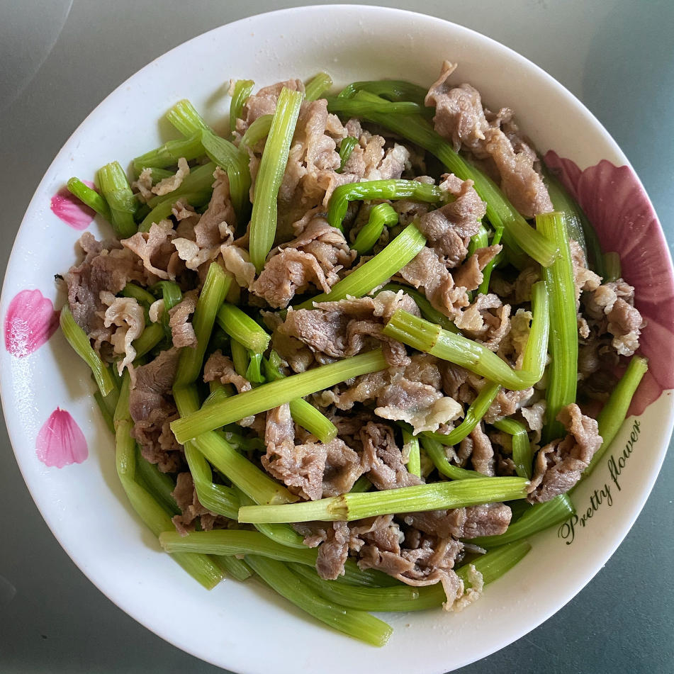 野芹菜炒牛肉（鲜嫩）