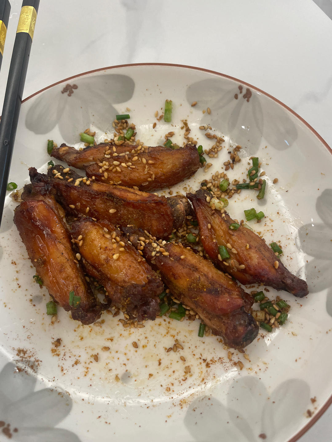 香辣鸡翅（手指都舔干净）