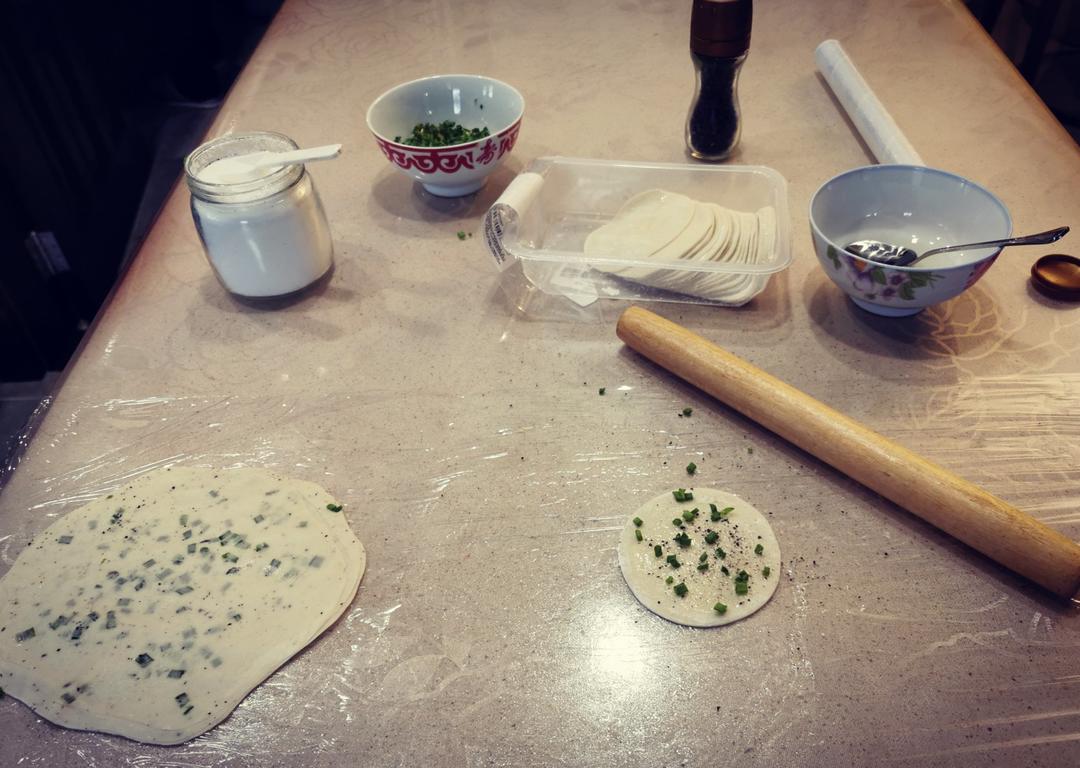 葱油饼（饺子皮版）