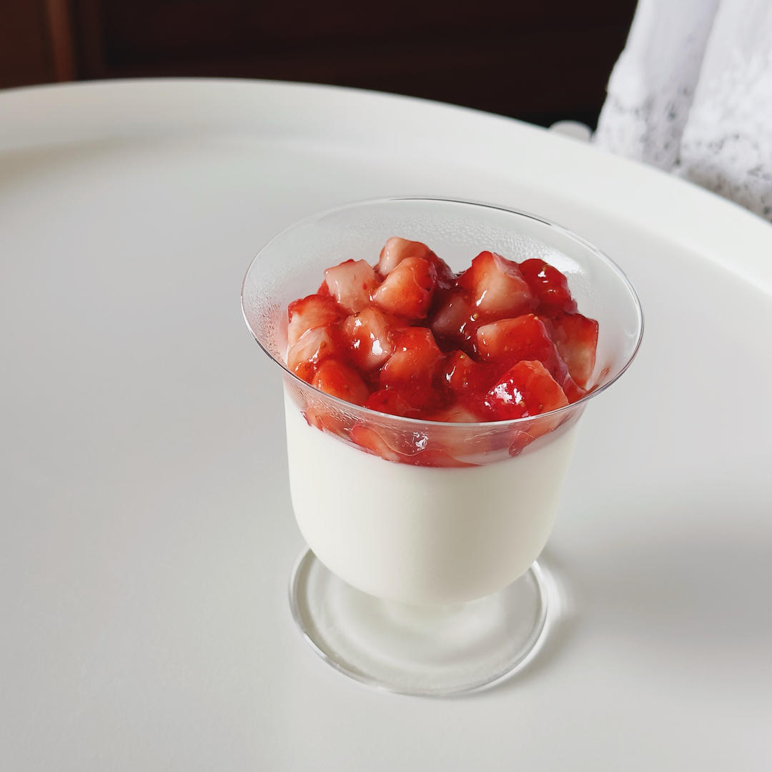 🇯🇵草莓奶油芝士布丁「小林啓吾」