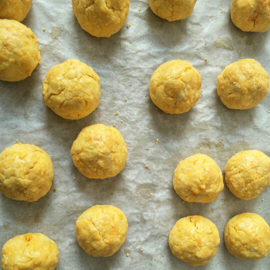 🔥日卖万盒👉椰香金沙咸蛋黄酥💥蛋黄控大爱‼️