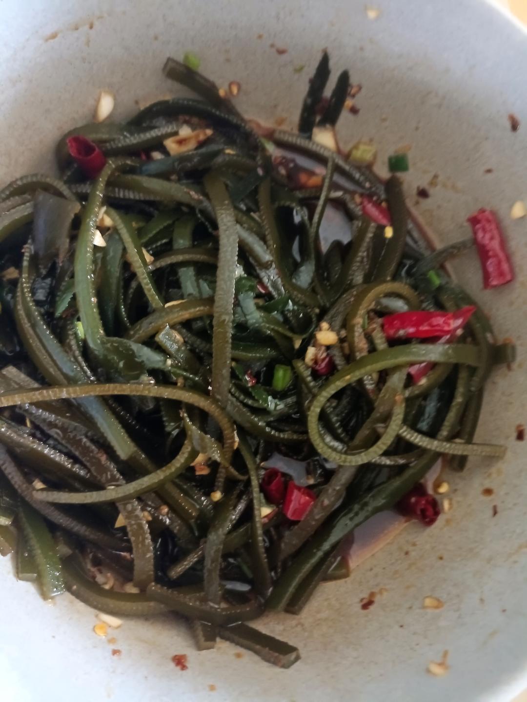 香辣开胃的凉拌海带丝