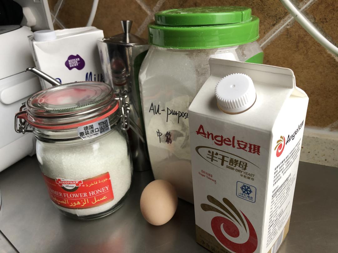 纯奶手撕吐司的做法 步骤1