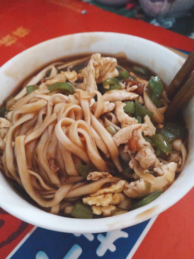 香到舔盘子🉐️荷包蛋焖面🍜超满足❗️