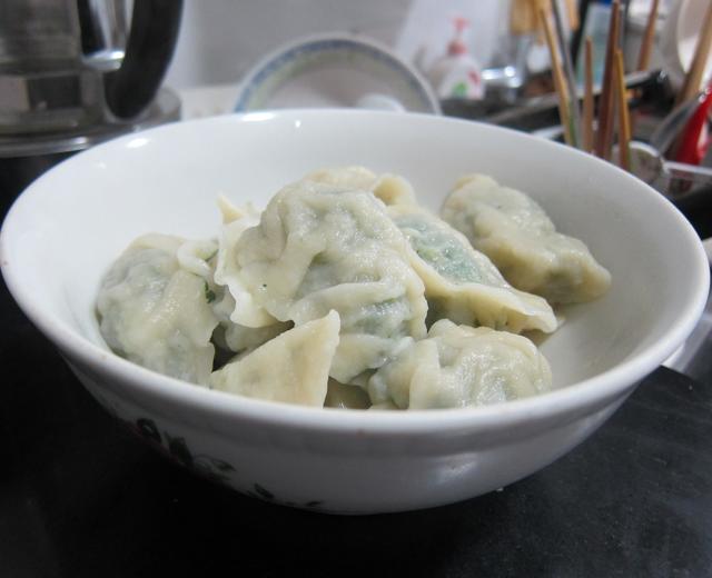 荠菜猪肉饺的做法