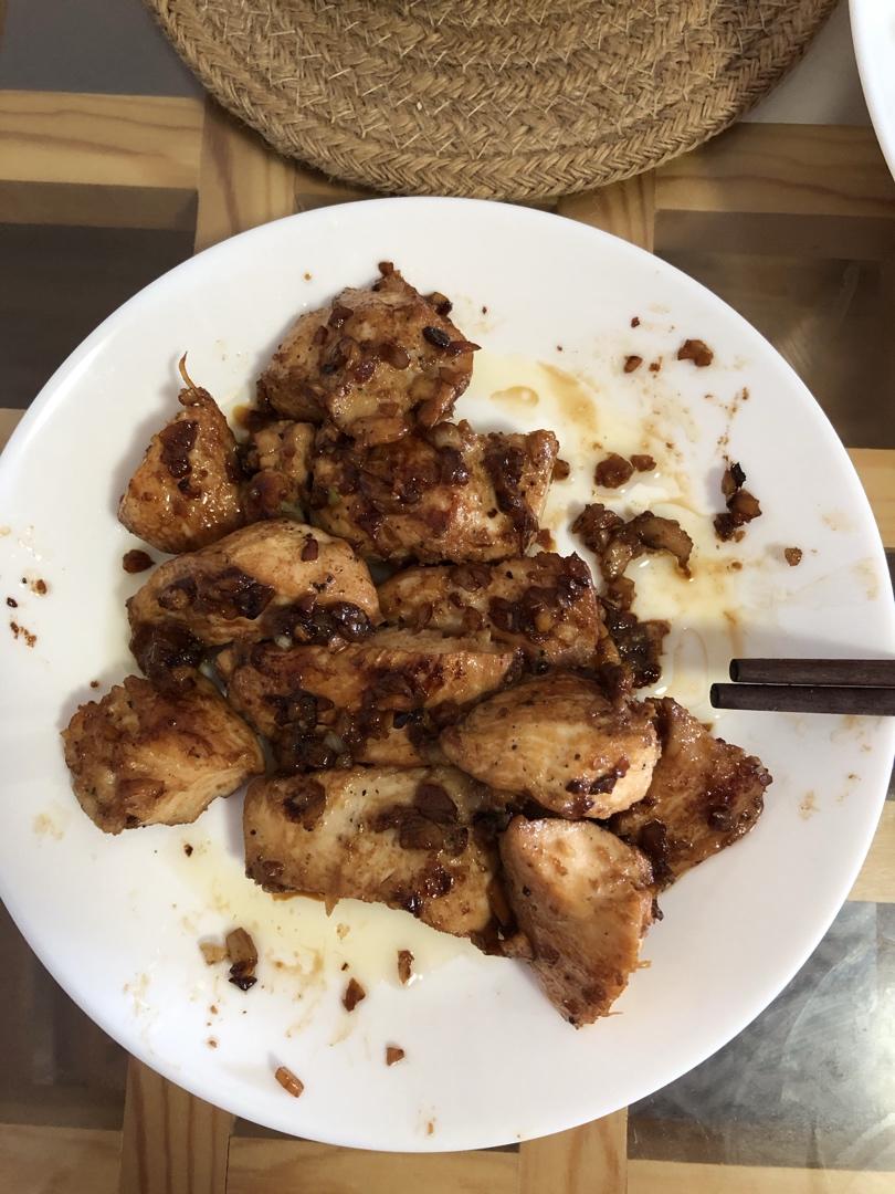 酷炫屌炸天好吃的煎鸡胸肉（香蒜蜂蜜煎鸡胸肉）