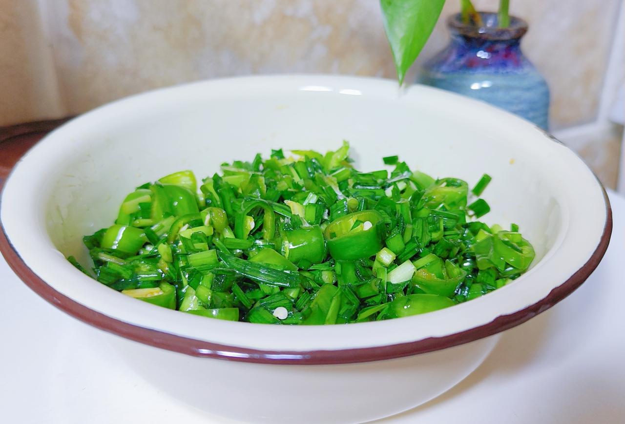 捞汁下饭腌韭菜的做法