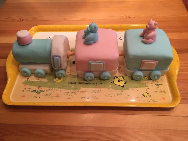 小火车翻糖蛋糕的做法