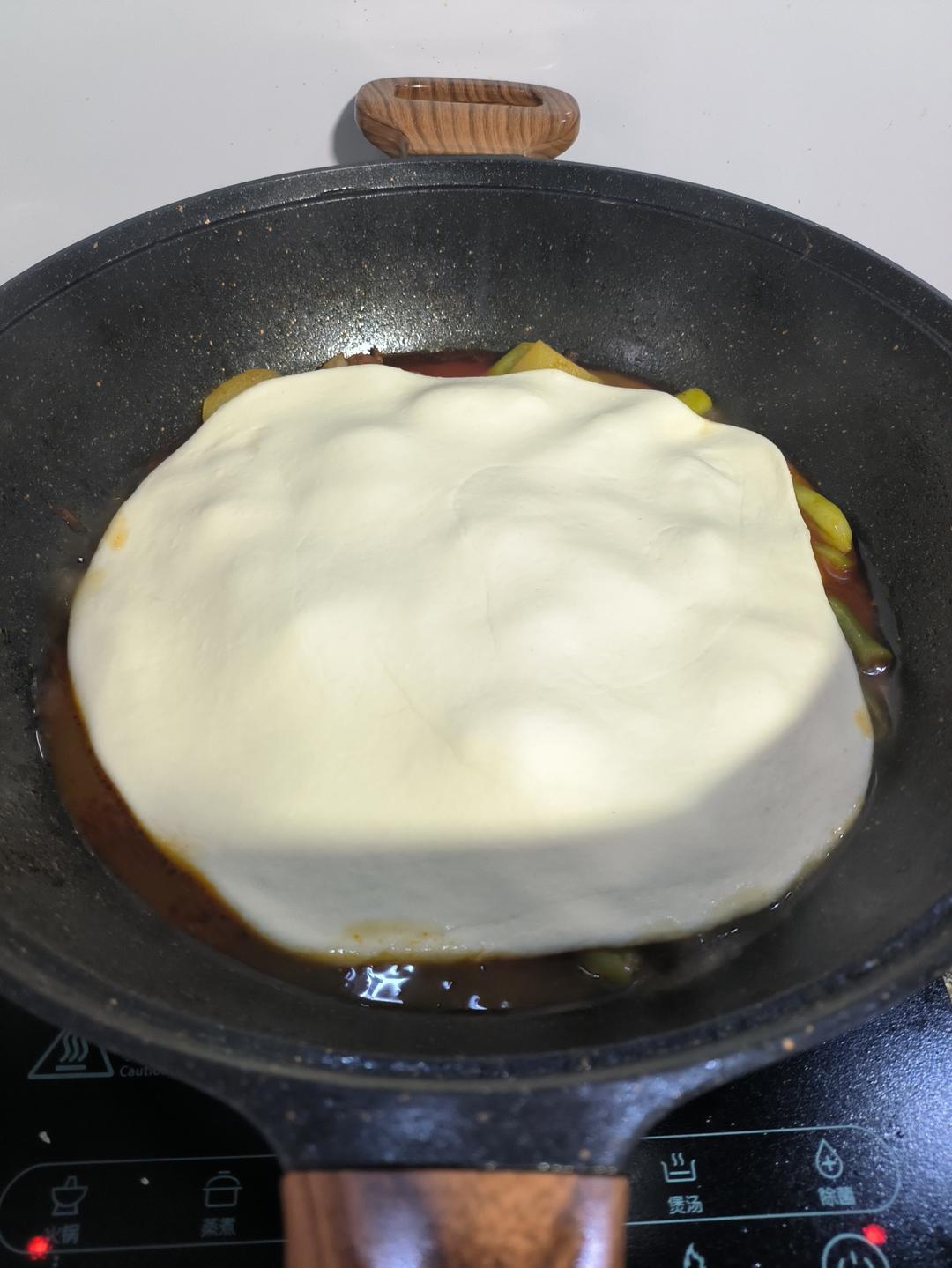 最近很火的小猪盖被最详细教学，实在太好吃了，一锅肉菜饭都有了