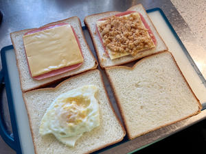 鸡蛋三明治早餐的做法 步骤3