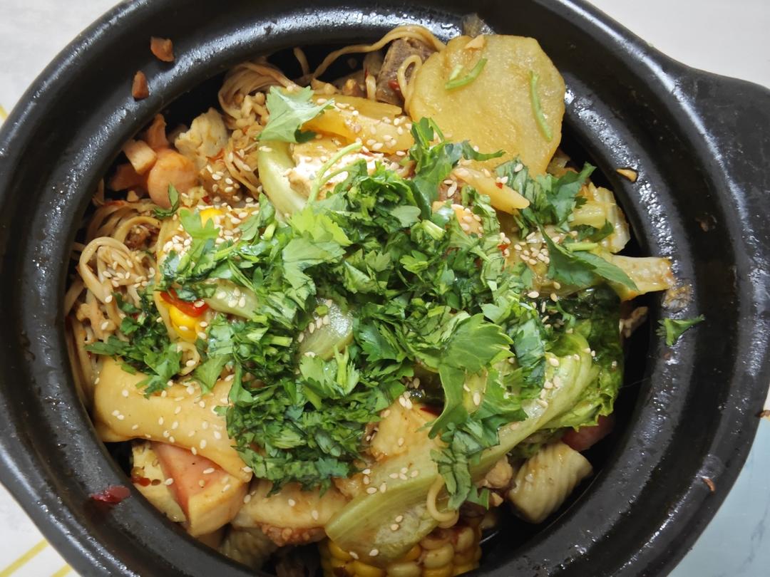 好吃到舔碗的家常玉米排骨煲，香嫩多汁，肉香十足超解馋