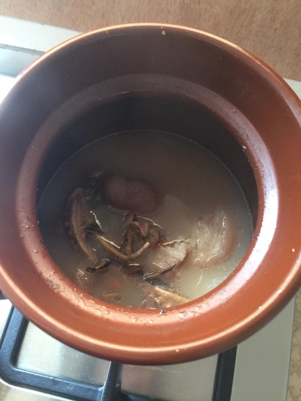 催奶神器之章鱼猪手汤