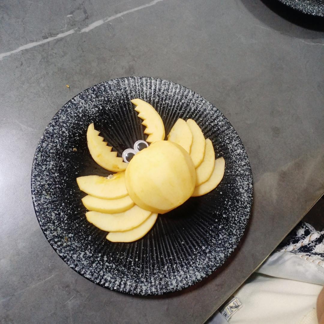 果盘水果拼盘苹果螃蟹
