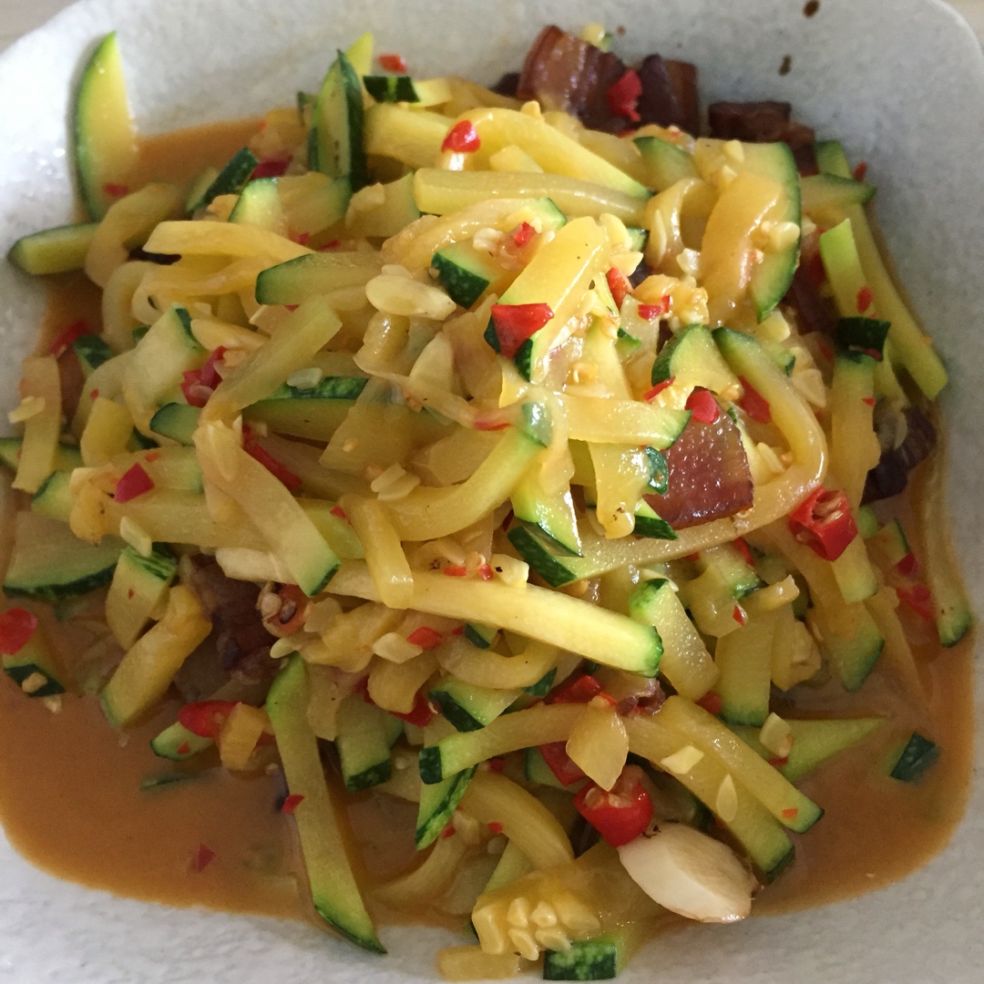 辣香酱烧南瓜丝