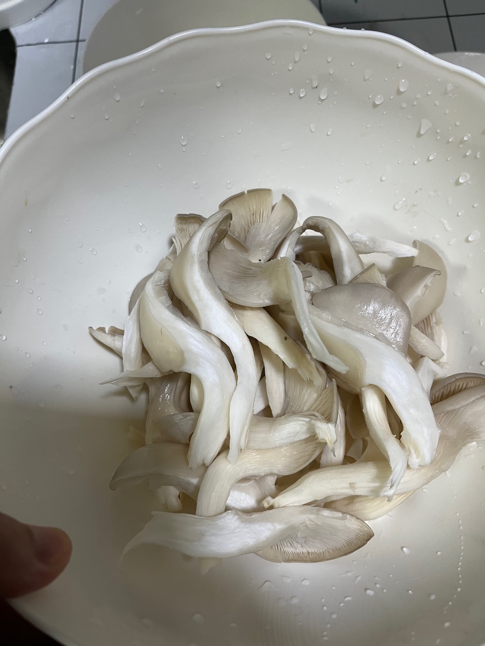 干炸鲜蘑（平菇）的做法 步骤3