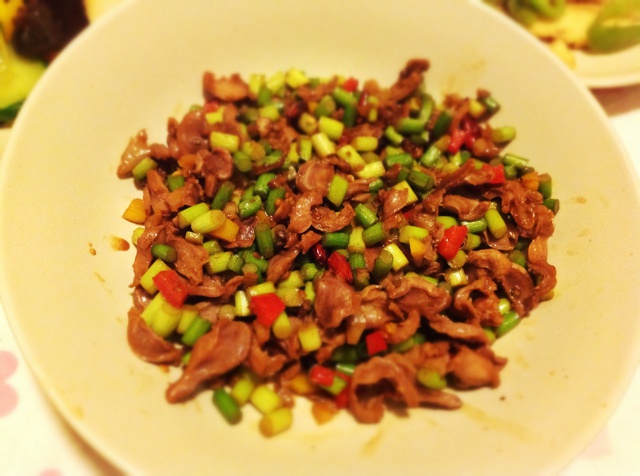 蒜苗炒鸡胗