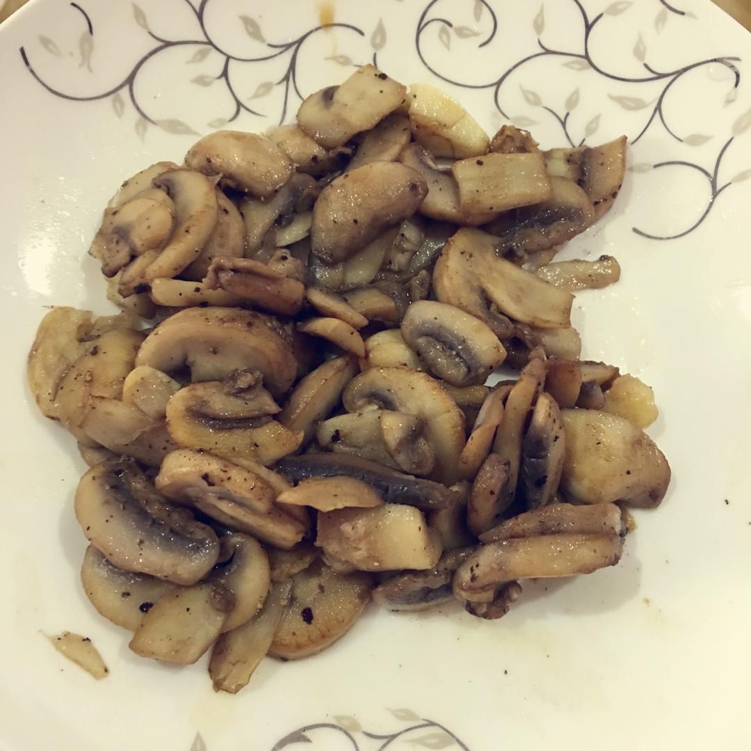 主厨炒蘑菇